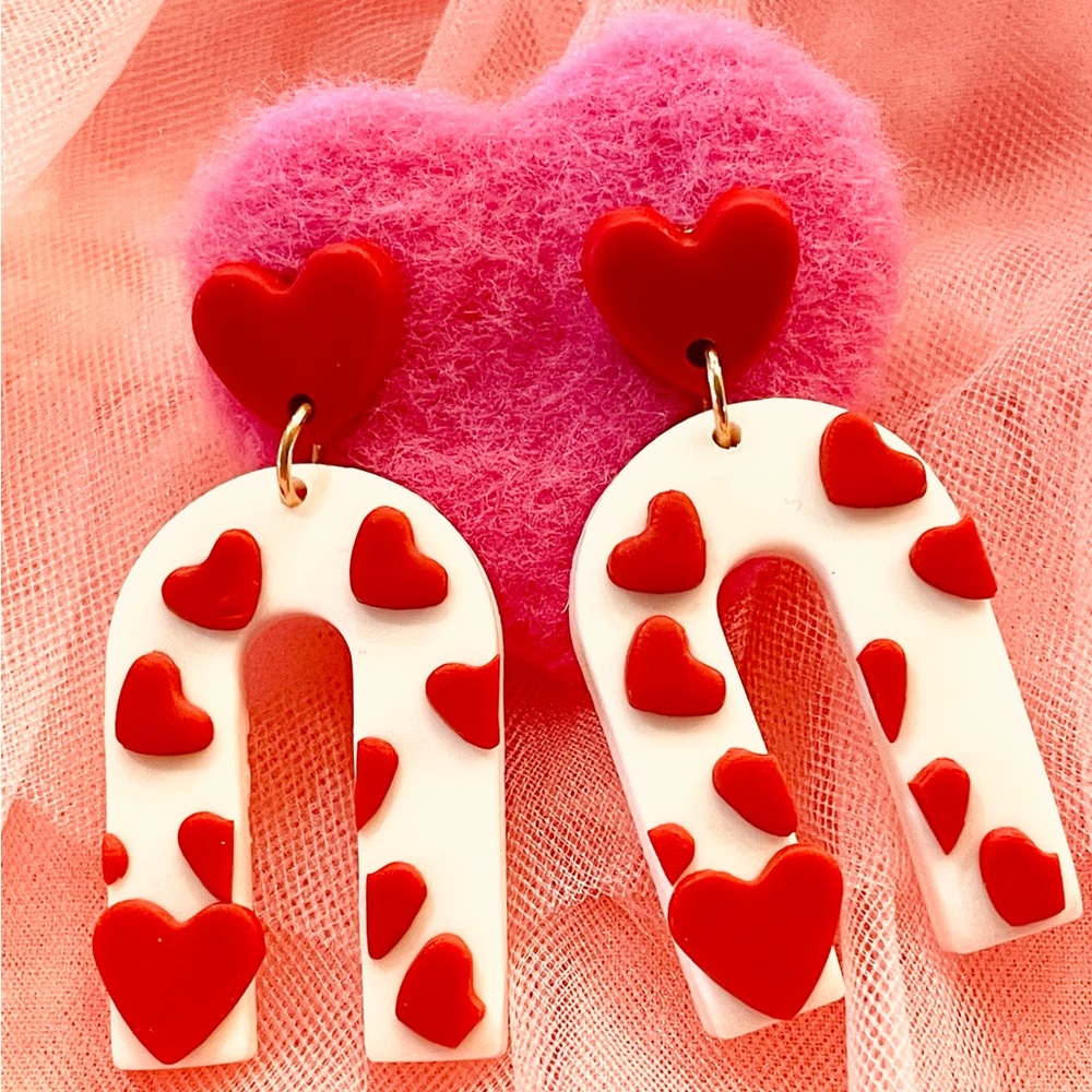 Heart-Patterned Red and White Earrings